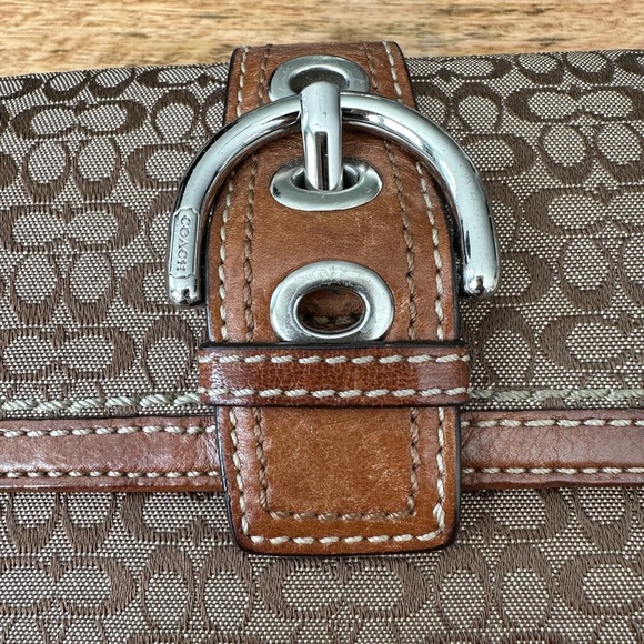 Coach Signature C Trifold Wallet - Picture 3 of 17